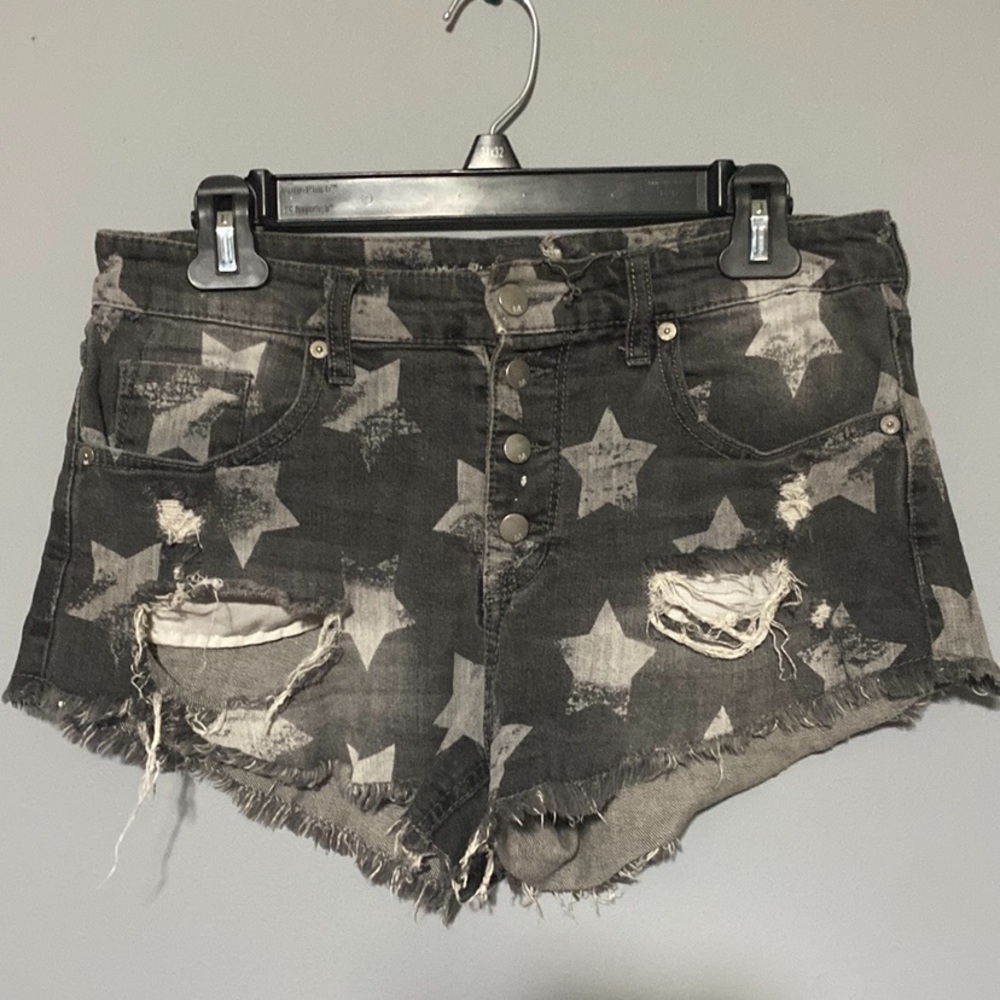 Xhilaration distressed star shorts